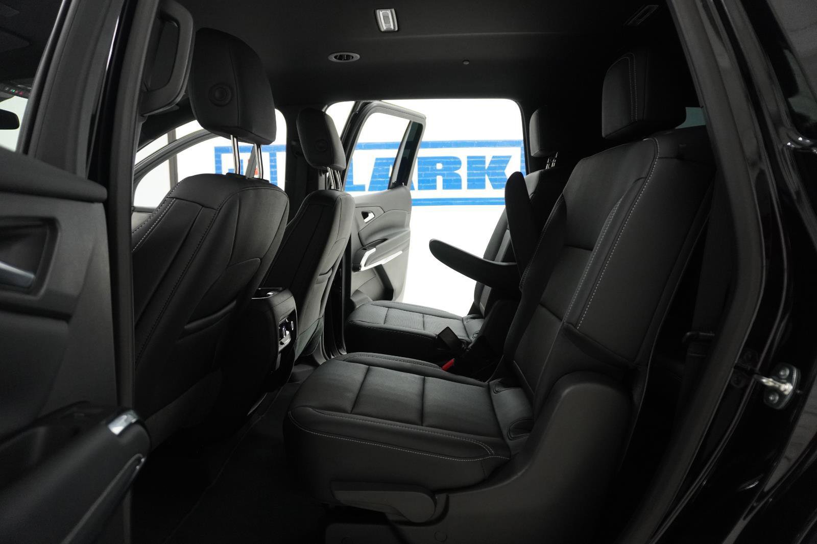 Used 2025 Chevrolet Traverse LT w/ Driver Confidence Package image 36