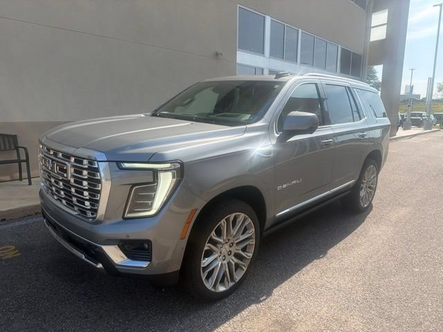 Used 2026 GMC Yukon Denali w/ Denali Reserve Package AWD/4WD image 1