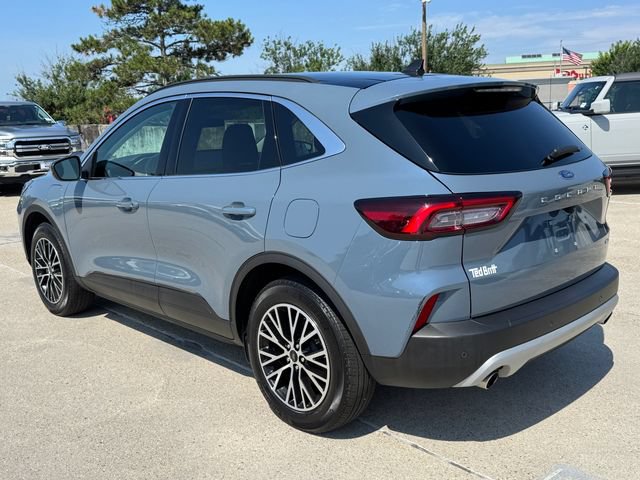 Certified 2025 Ford Escape SE FWD image 10