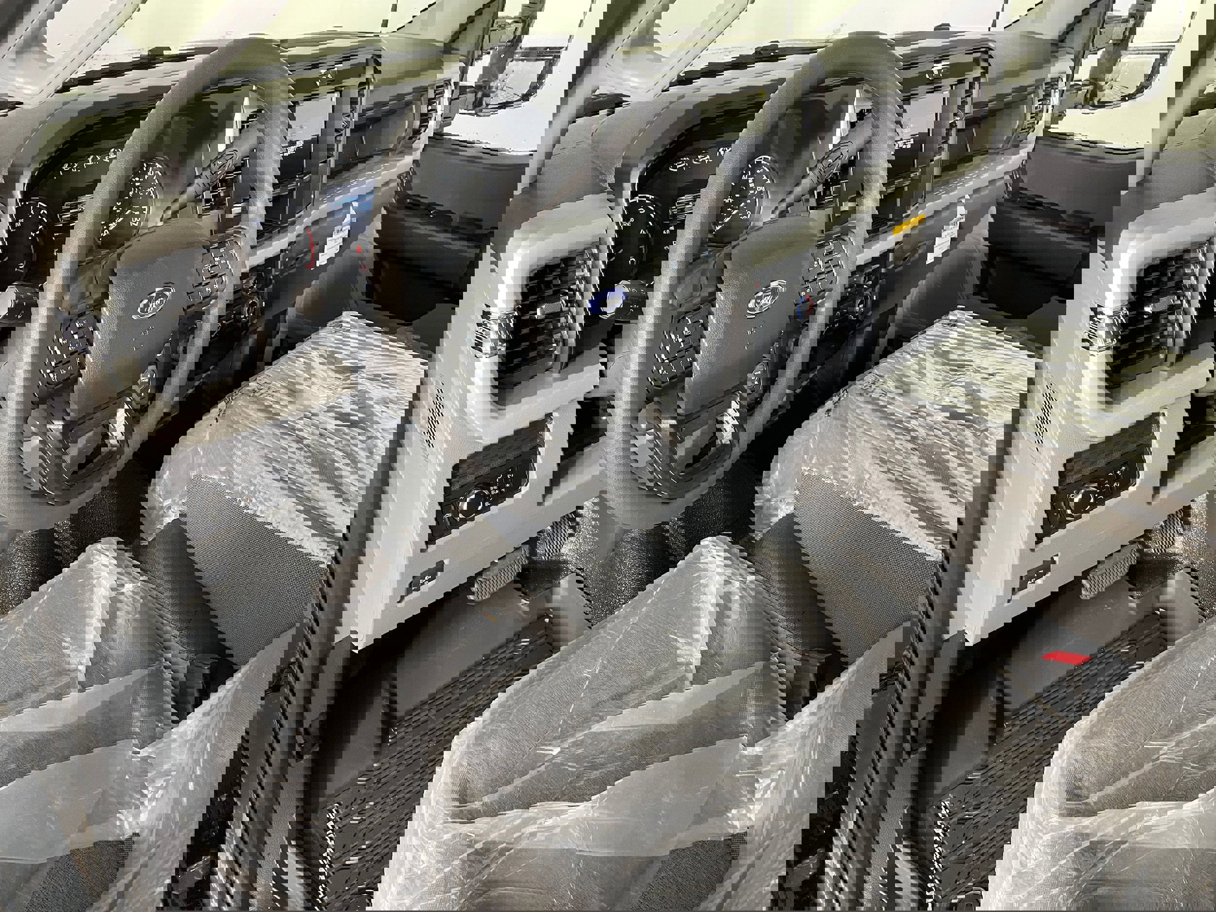 New 2026 Ford F250 XL w/ XL Off-Road Package image 2