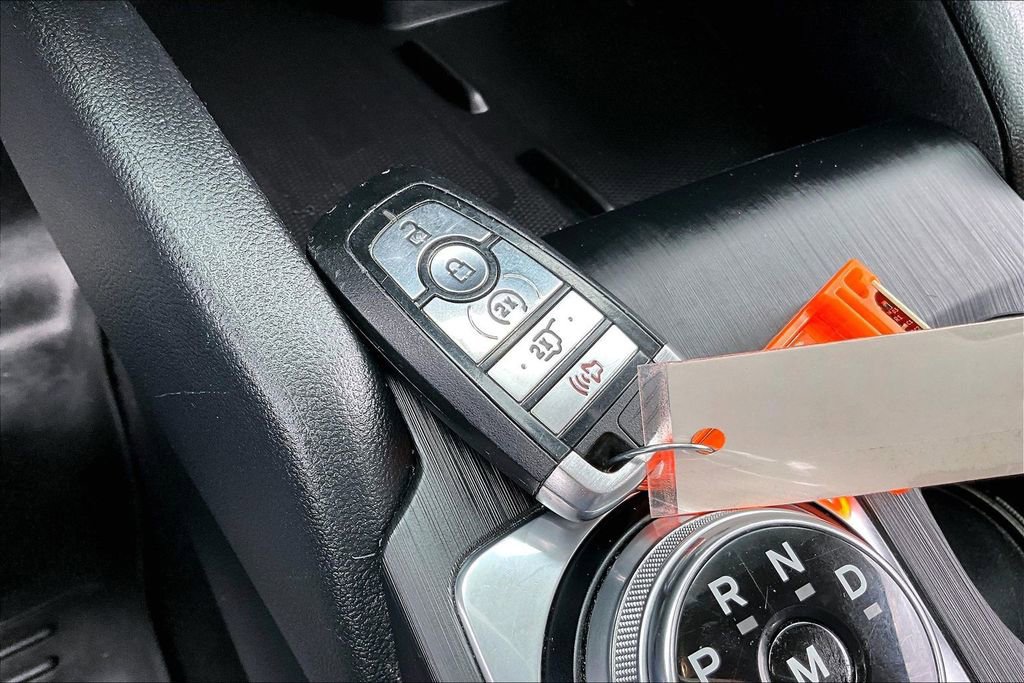 Used 2020 Ford Escape Titanium w/ Titanium Premium Package 2.0 image 11