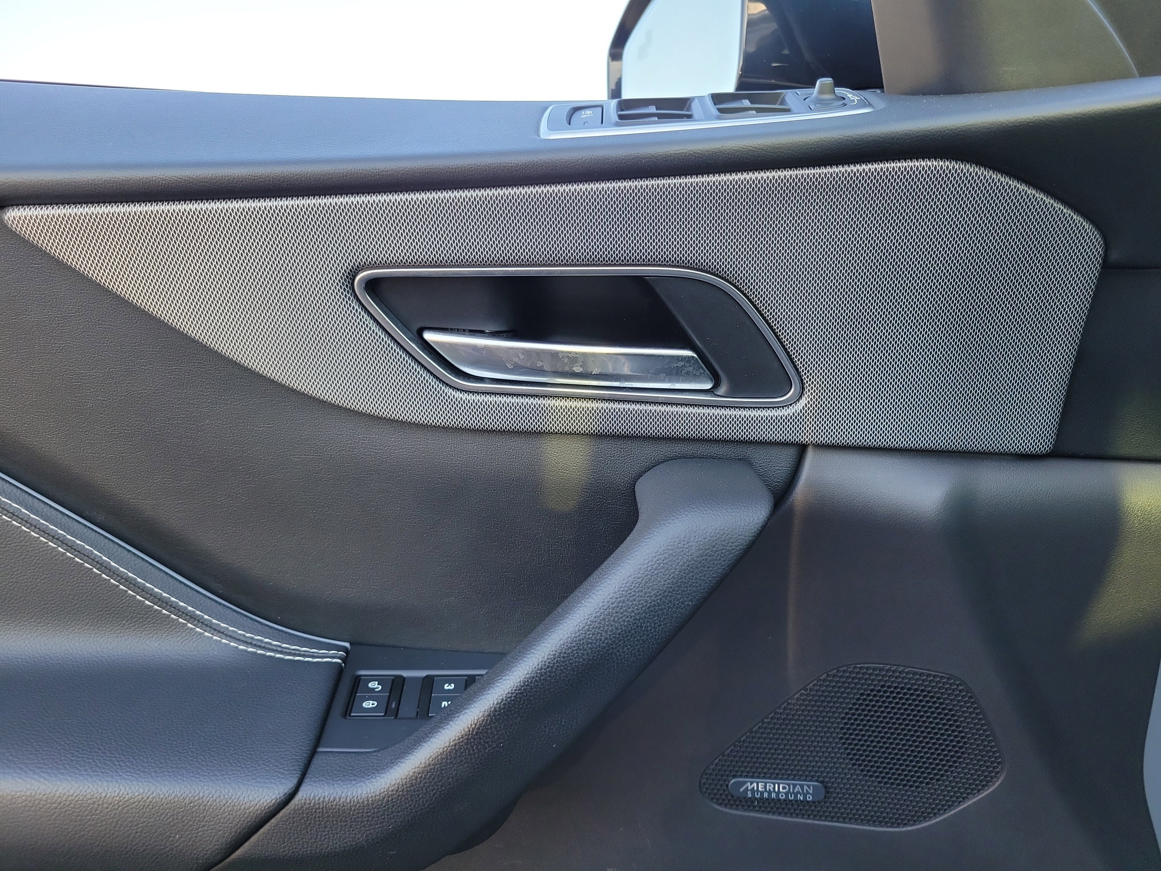 Used 2018 Jaguar F-PACE S image 17