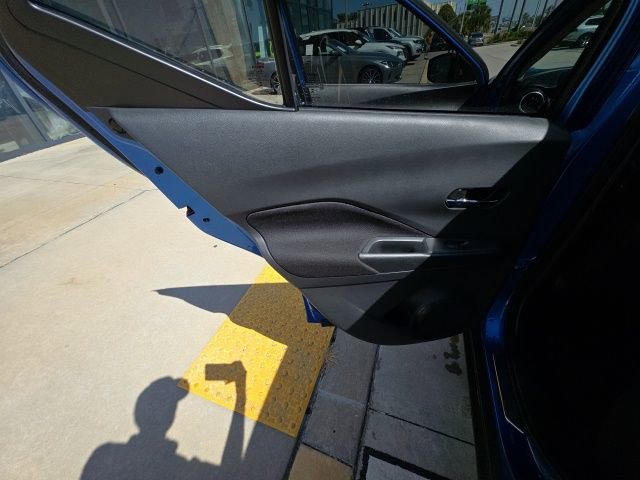 Used 2024 Nissan Kicks SV w/ Interior Electronics Package FWD image 22