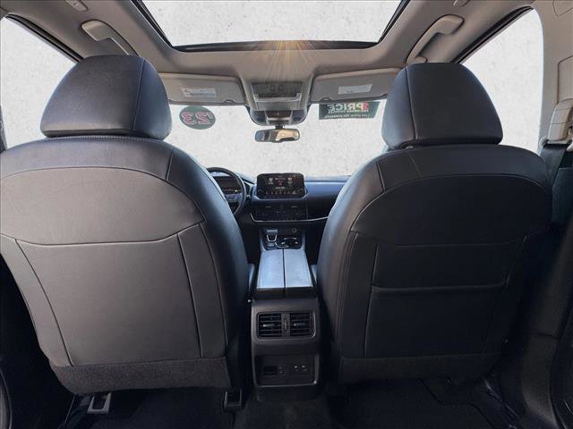 Used 2023 Nissan Rogue SL w/ SL Premium Package image 20