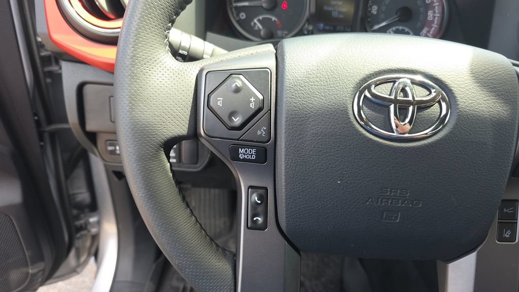Used 2020 Toyota Tacoma TRD Sport w/ TRD Premium Sport Package AWD/4WD image 17