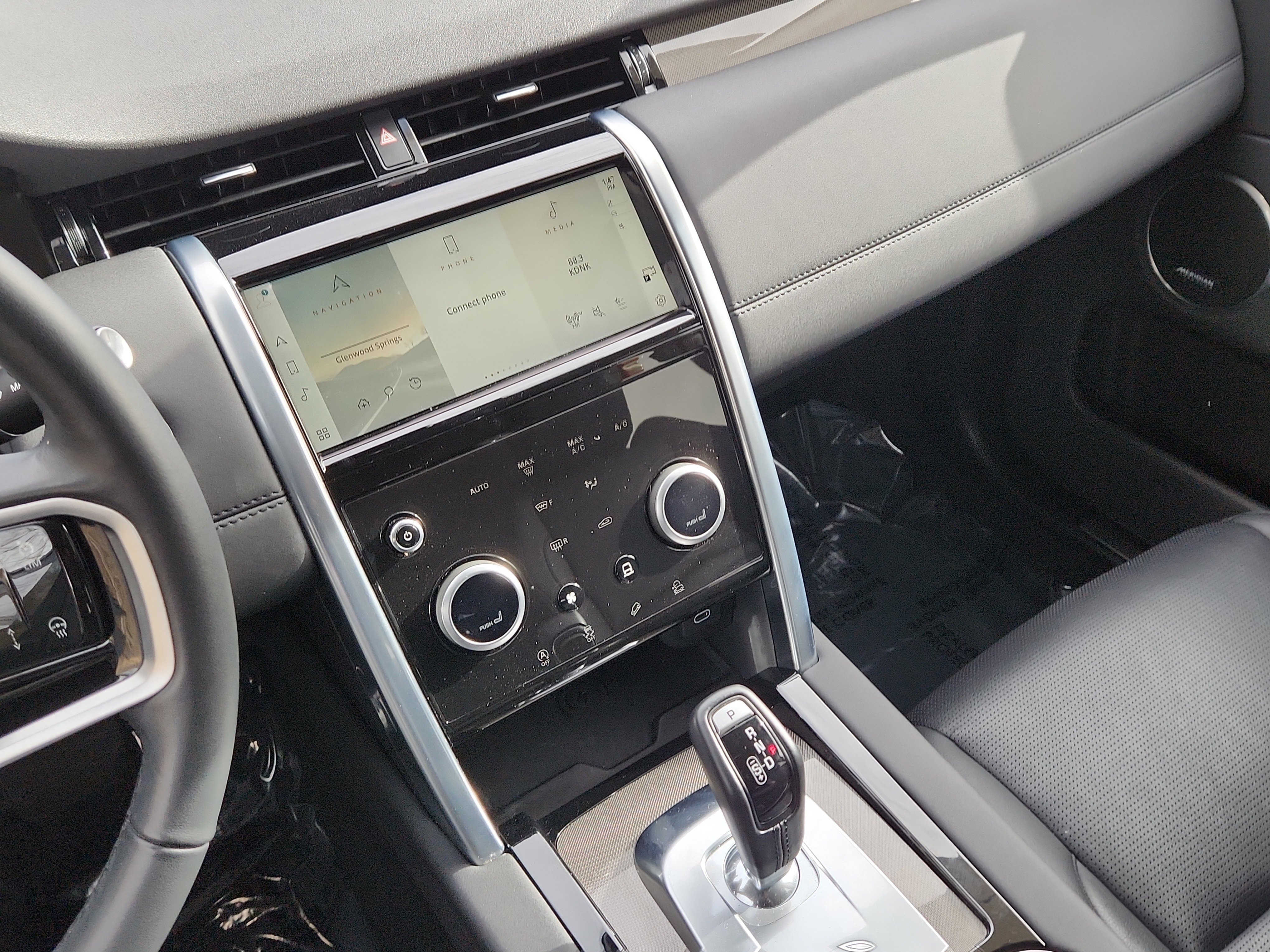 Used 2023 Land Rover Discovery Sport SE image 14