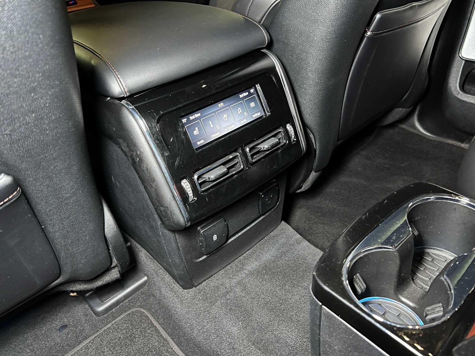 Used 2023 Lincoln Aviator Grand Touring w/ Equipment Group 301A AWD/4WD image 18