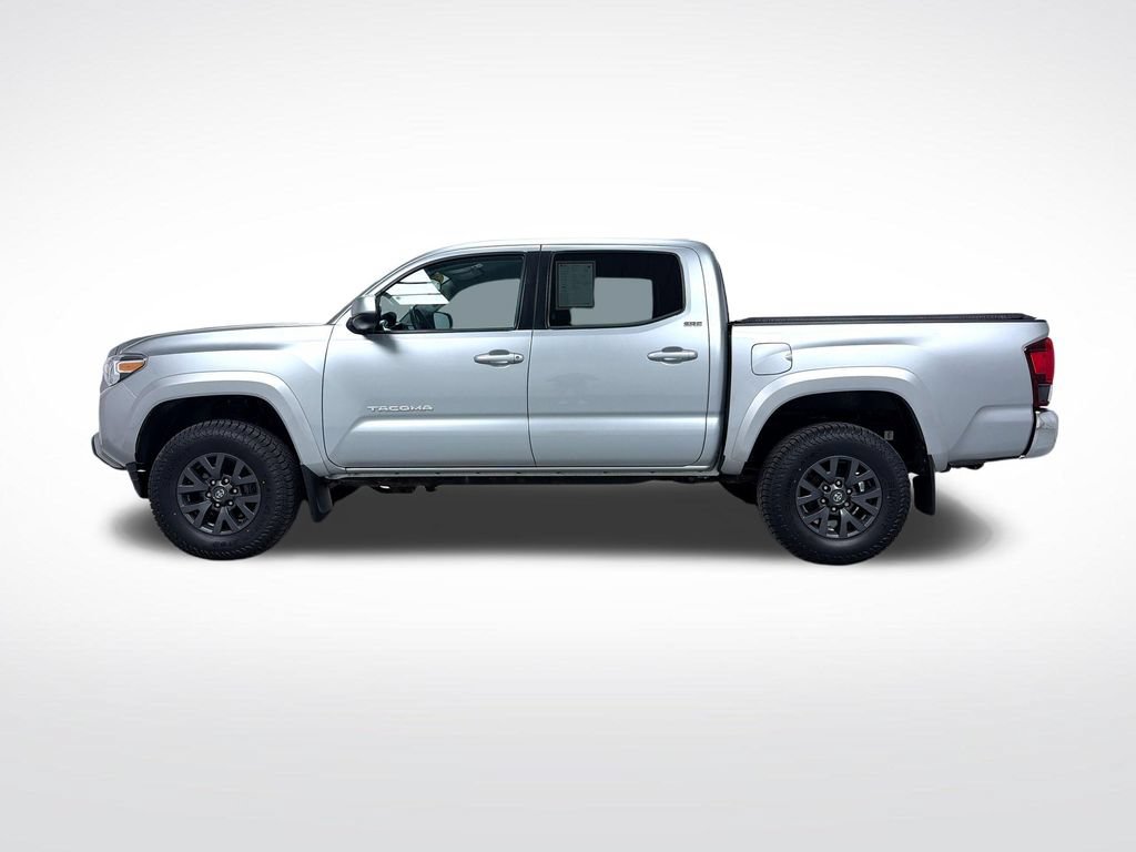 Certified 2022 Toyota Tacoma SR5 AWD/4WD image 12
