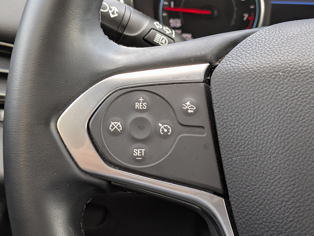 Certified 2023 Chevrolet Traverse LT FWD image 52