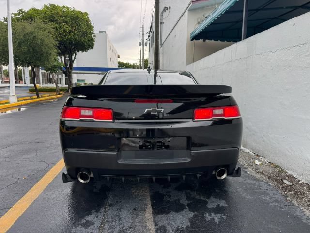 Used 2015 Chevrolet Camaro LT w/ 1LT Preferred Package RWD image 4