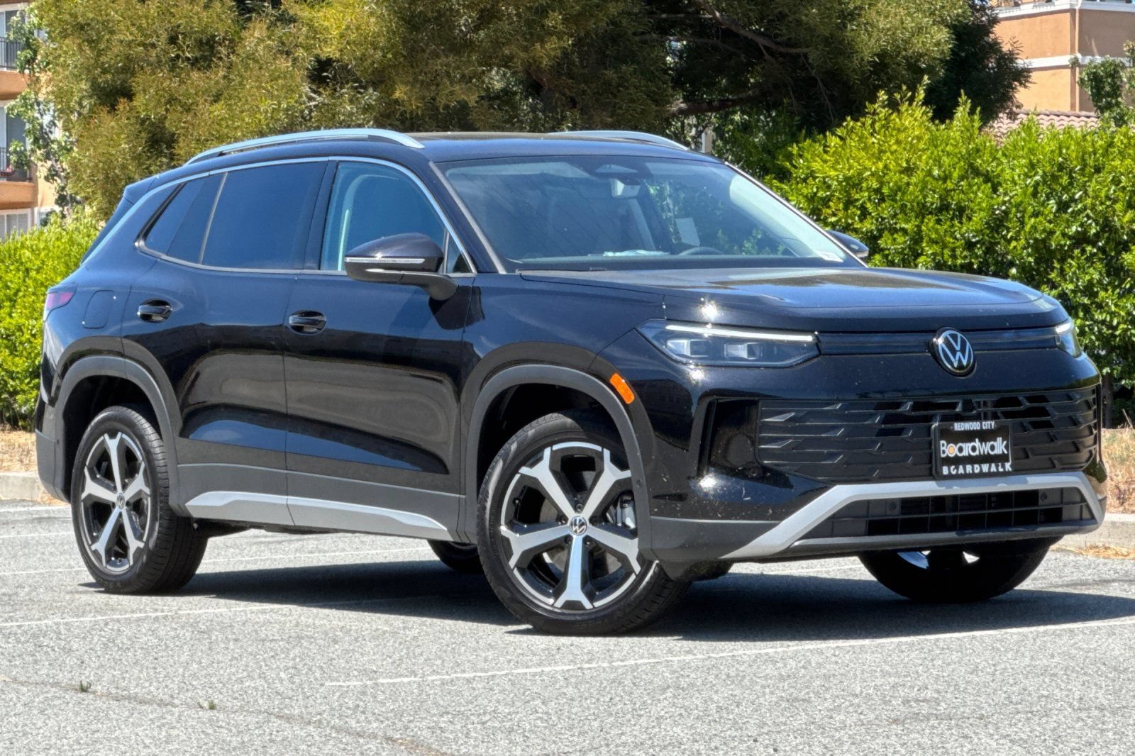 New 2026 Volkswagen Tiguan SE AWD/4WD image 2