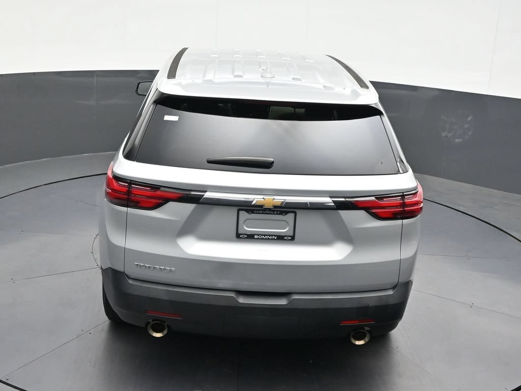 Used 2022 Chevrolet Traverse LS FWD image 25