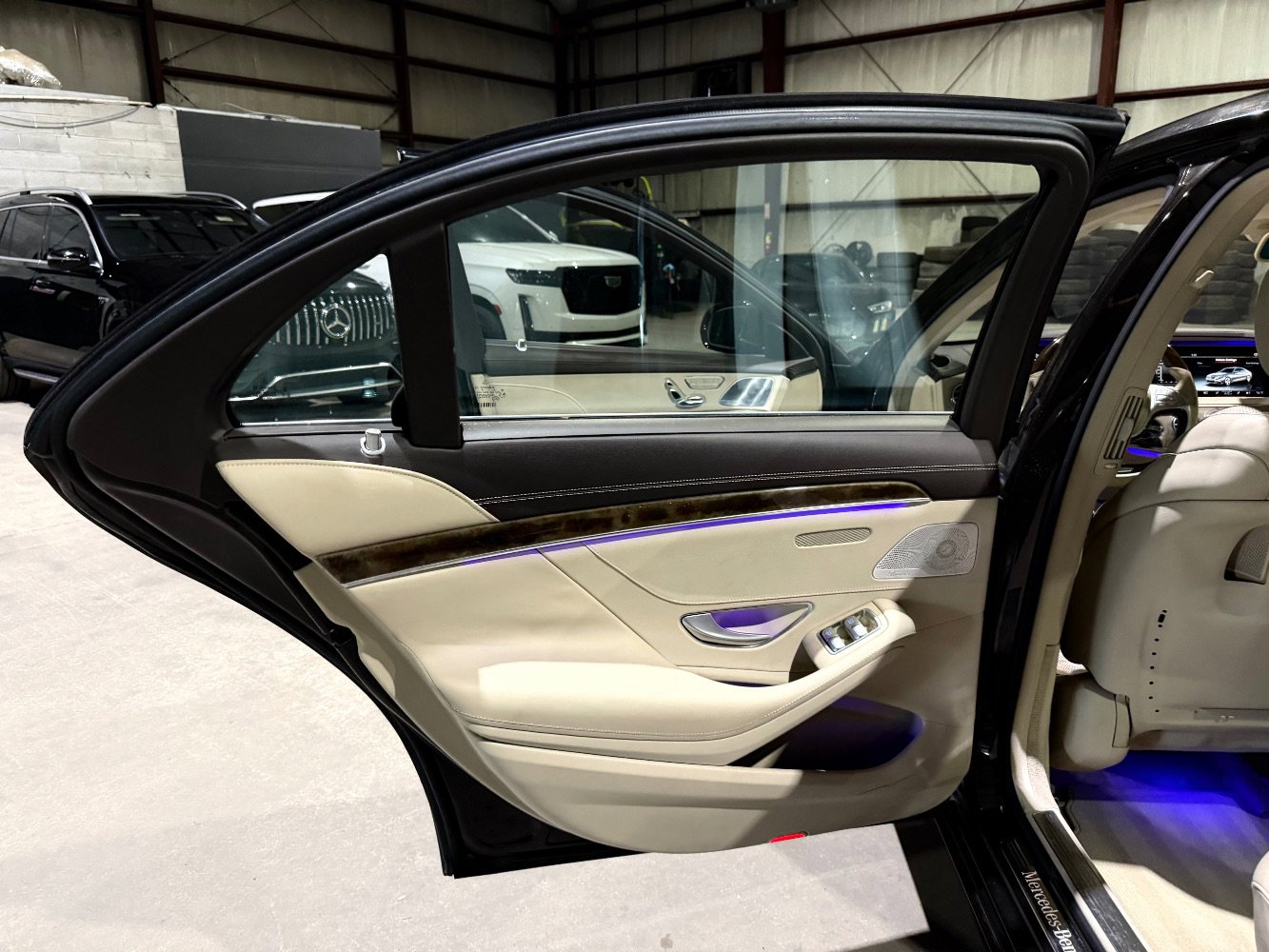 Used 2015 Mercedes-Benz S 550 Sedan image 14