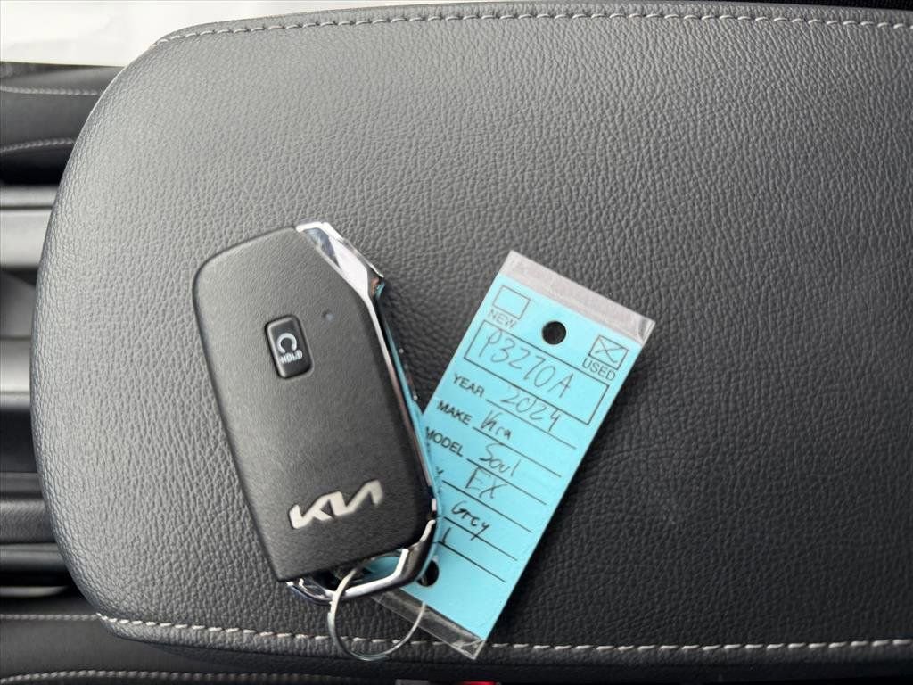 Used 2024 Kia Soul EX image 28