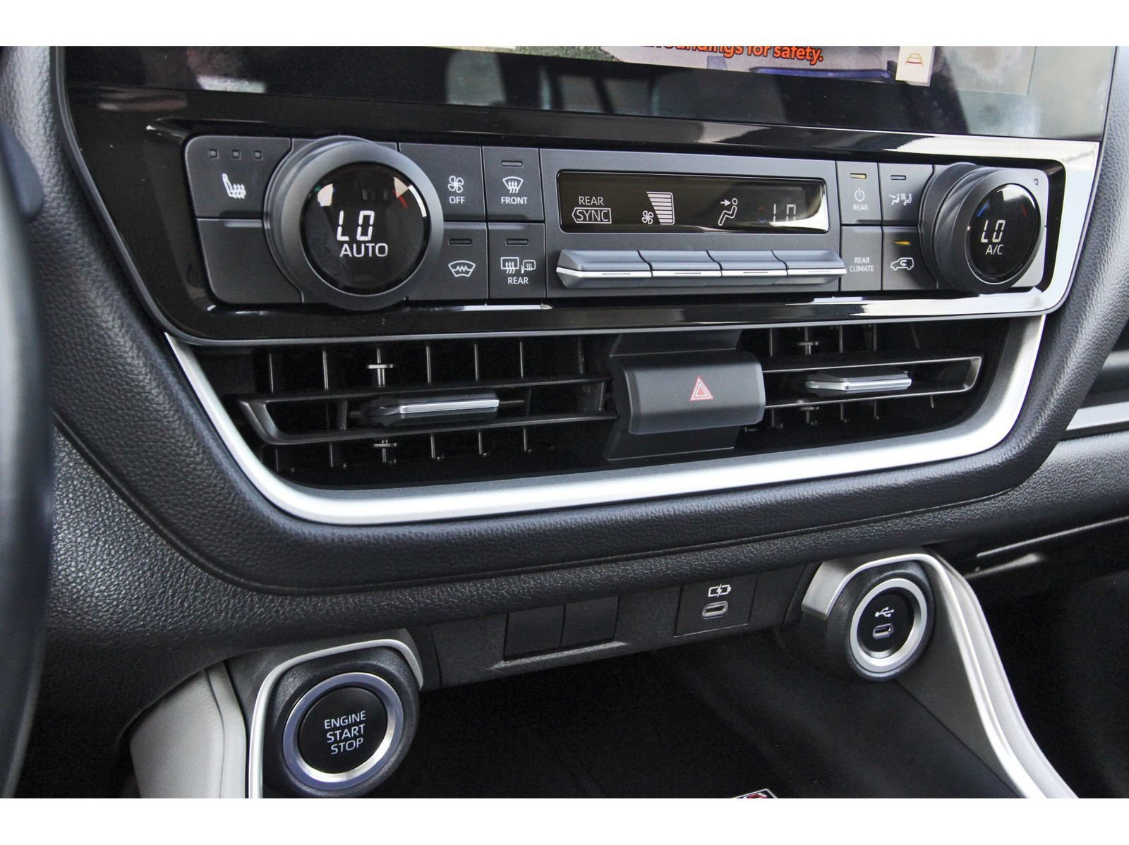 Used 2024 Toyota Grand Highlander AWD image 26