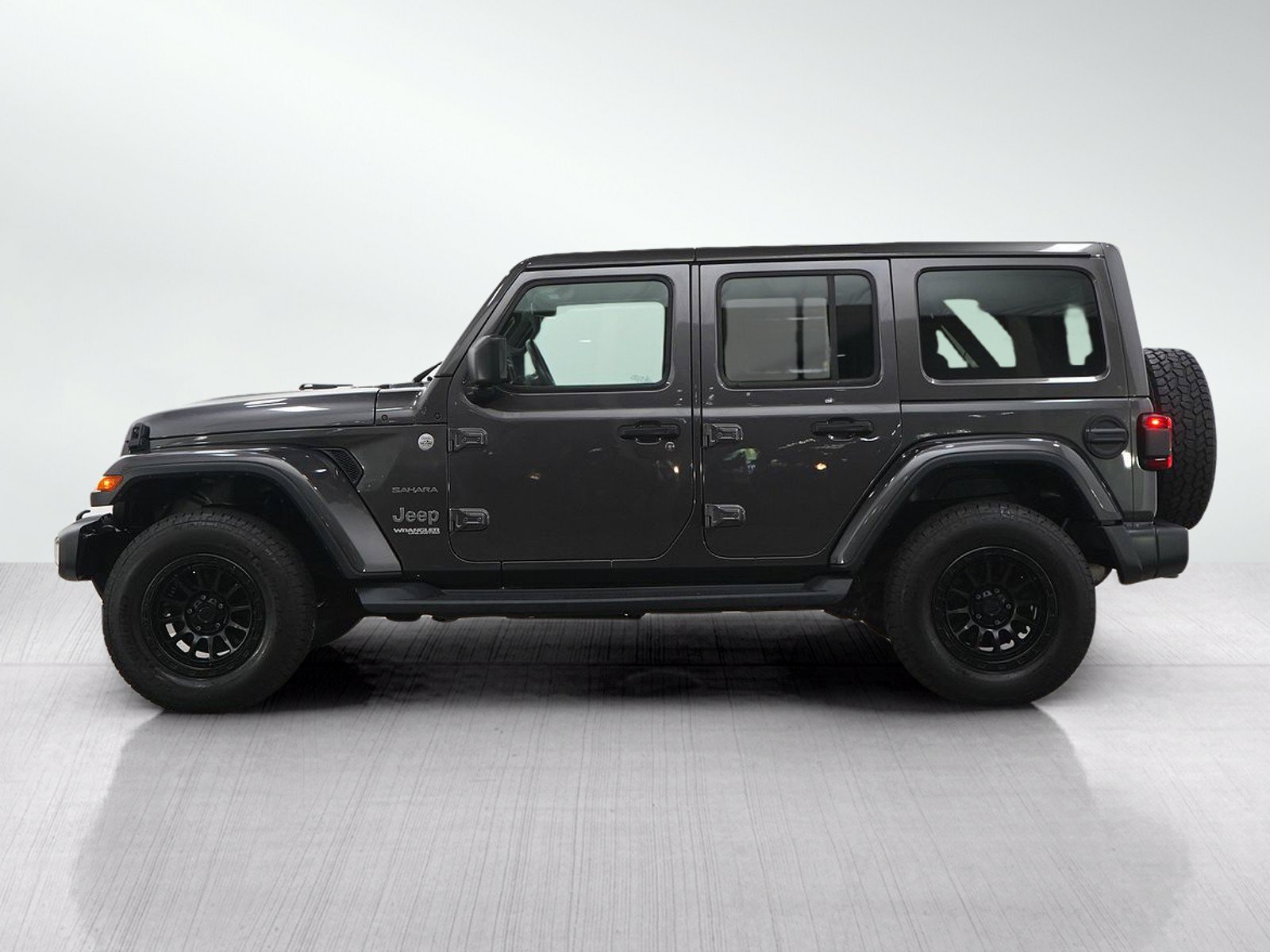 Used 2020 Jeep Wrangler Unlimited Sahara AWD/4WD image 2
