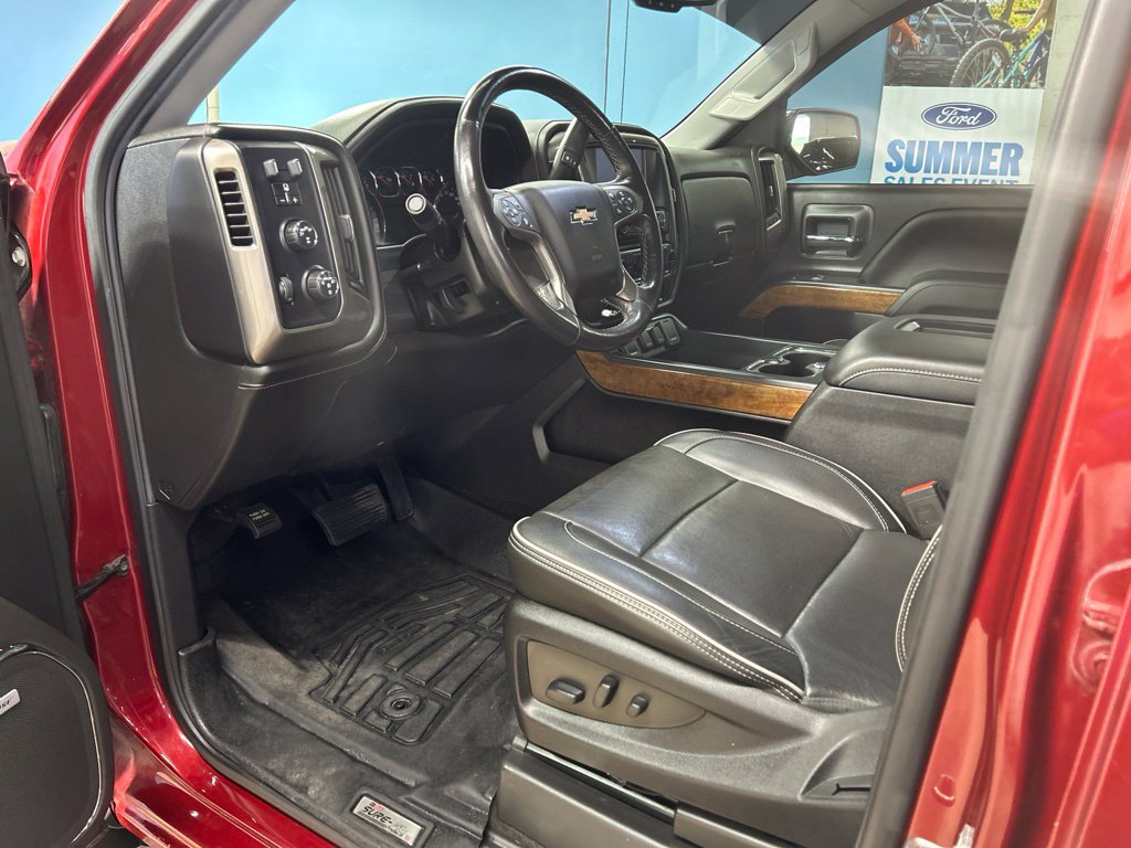 Used 2018 Chevrolet Silverado 1500 High Country AWD/4WD image 14