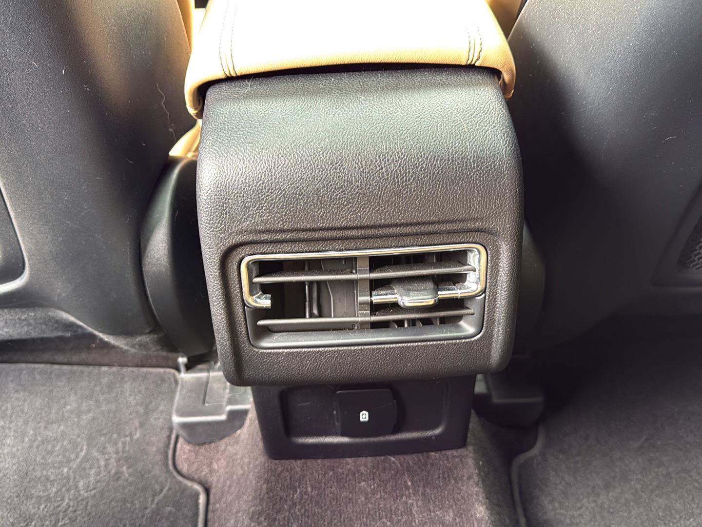 Used 2021 Lincoln Corsair Reserve image 22