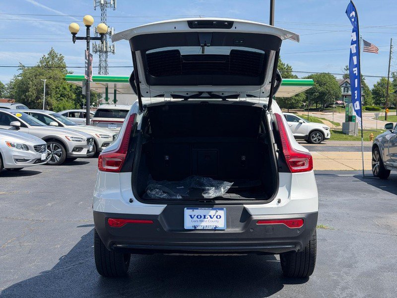 Used 2023 Volvo XC40 B5 Ultimate w/ Protection Package Premier AWD/4WD image 5