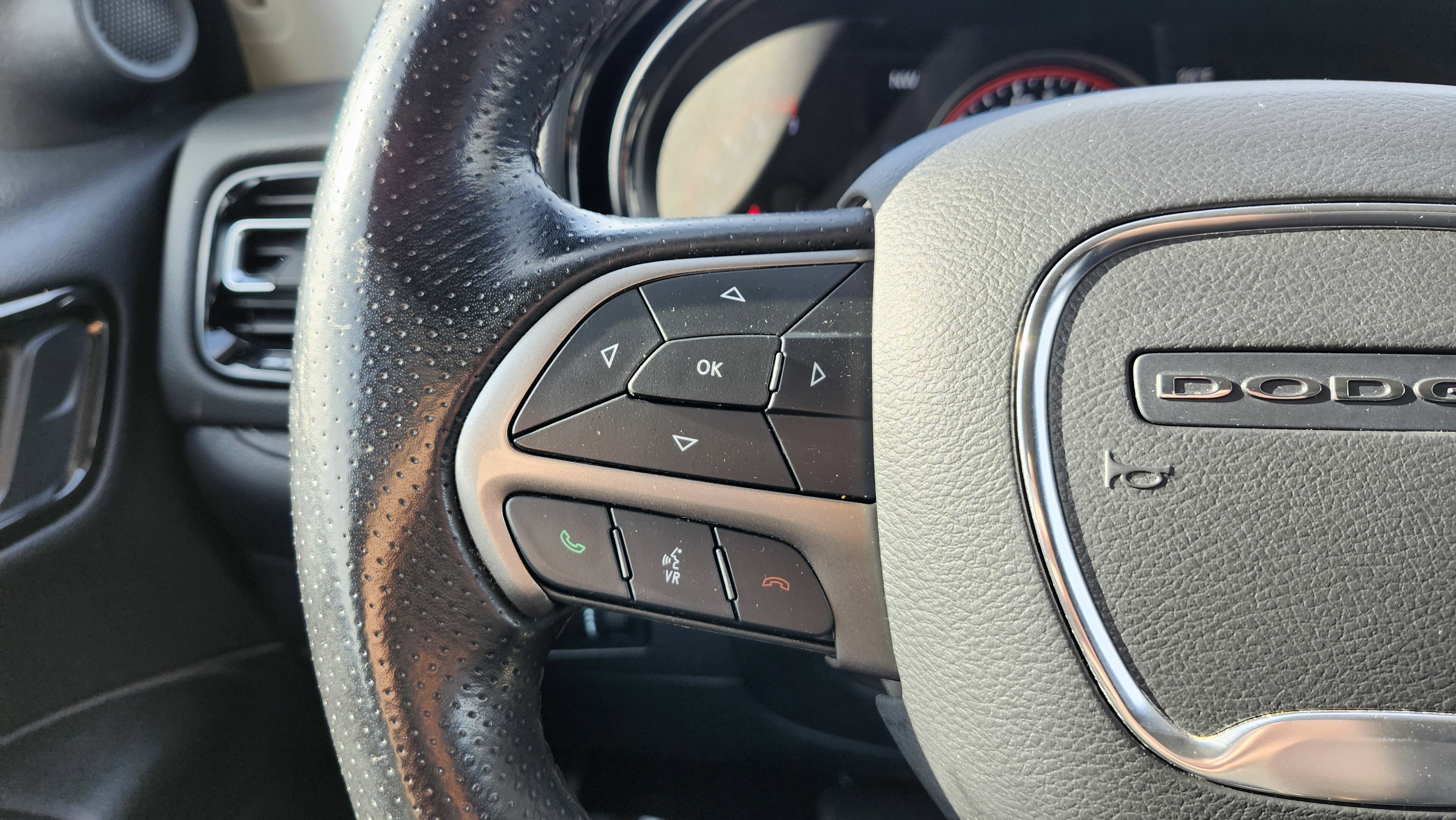 Used 2022 Dodge Durango SXT image 33