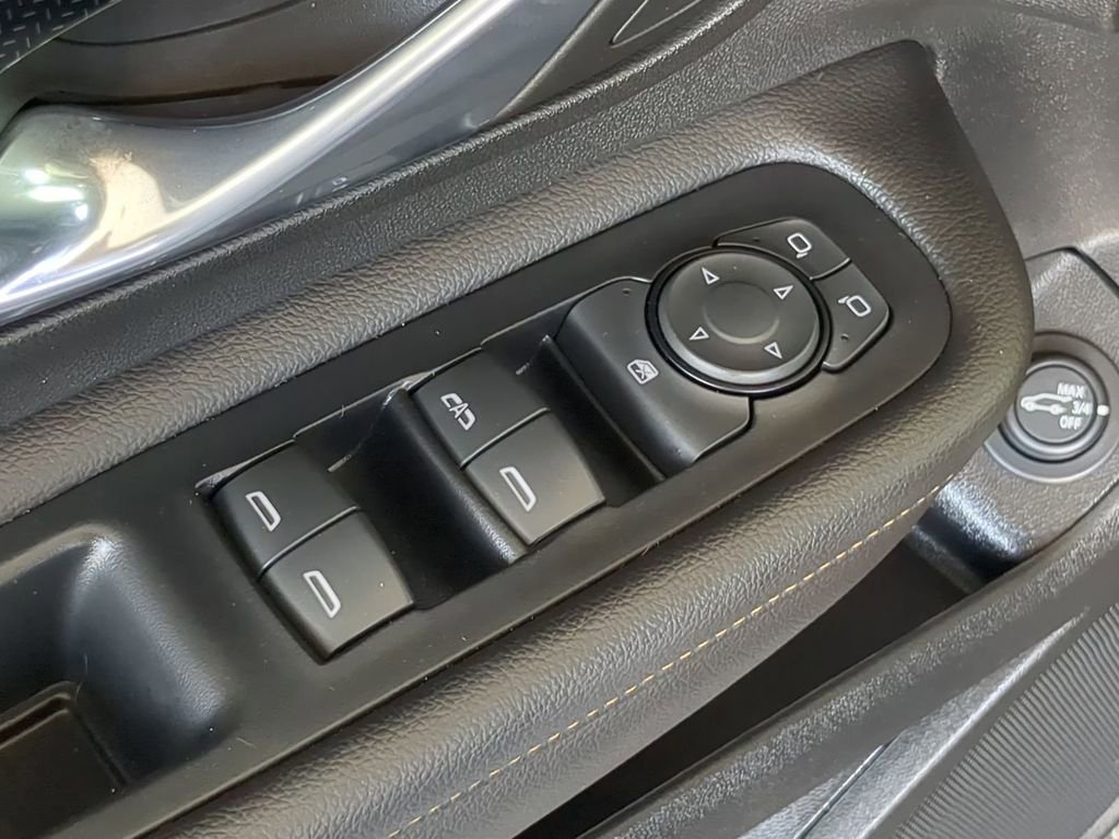 Used 2022 GMC Terrain AT4 w/ Tech Package image 27