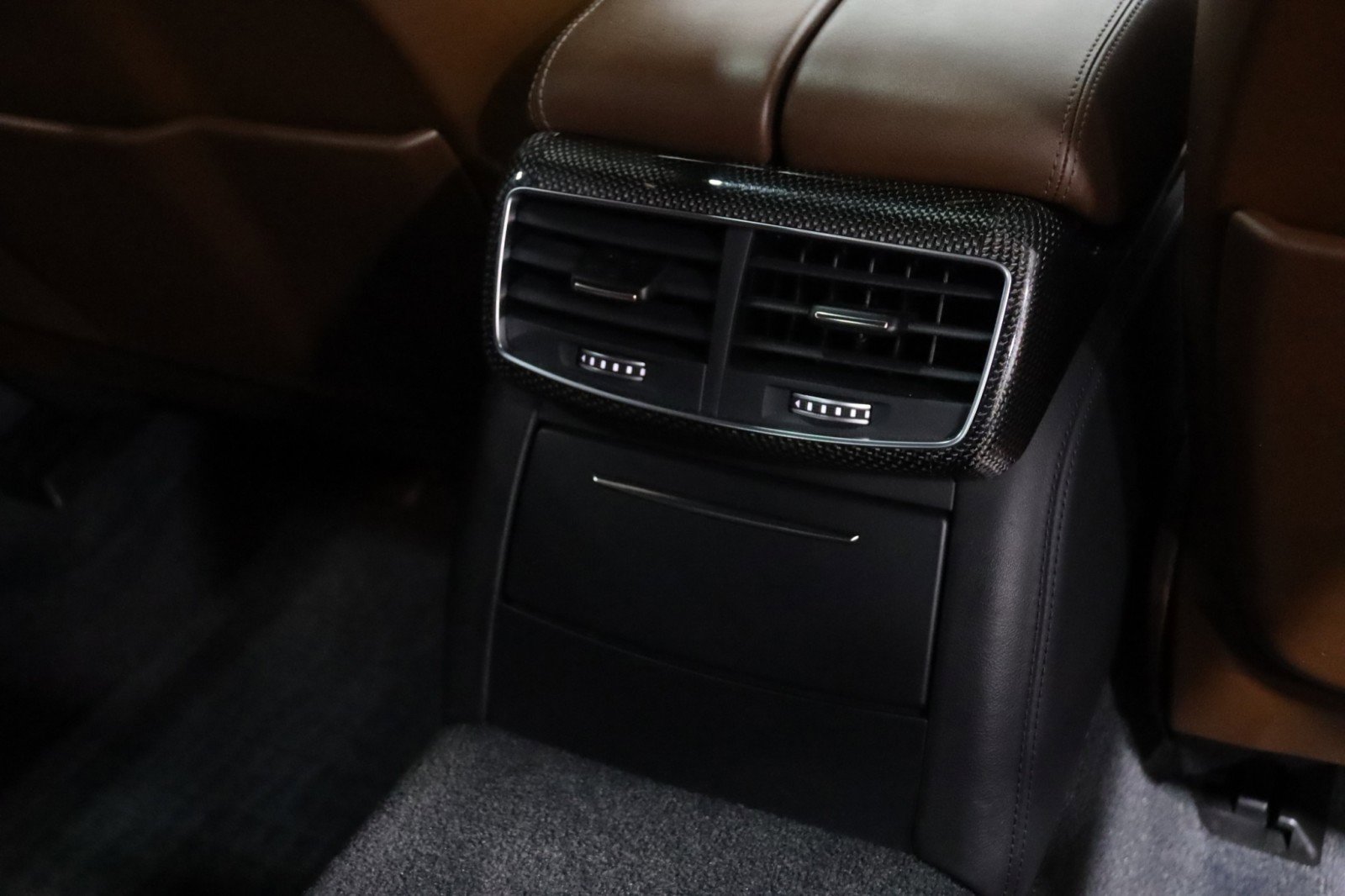 Used 2014 Audi S8 AWD/4WD image 47