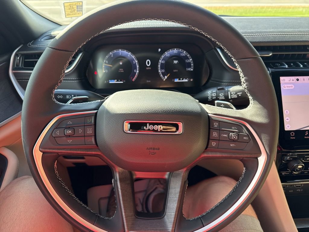 New 2025 Jeep Grand Cherokee L Limited image 32