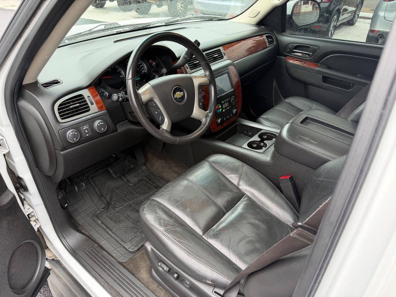 Used 2013 Chevrolet Tahoe LT w/ Luxury Package AWD/4WD image 6