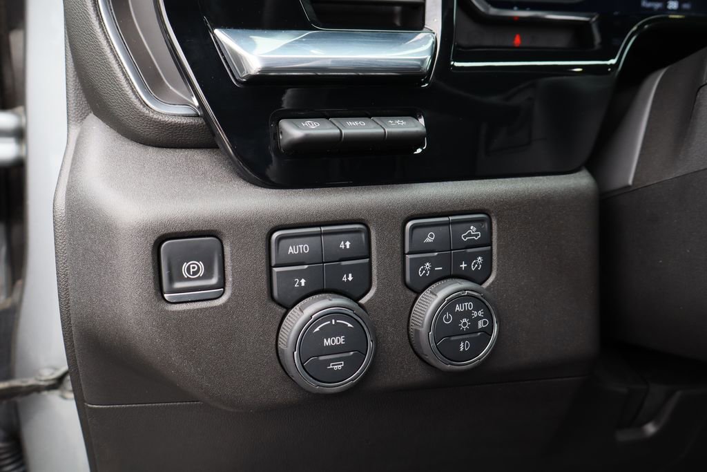 Used 2025 Chevrolet Silverado 2500 LTZ w/ LTZ Plus Package image 13