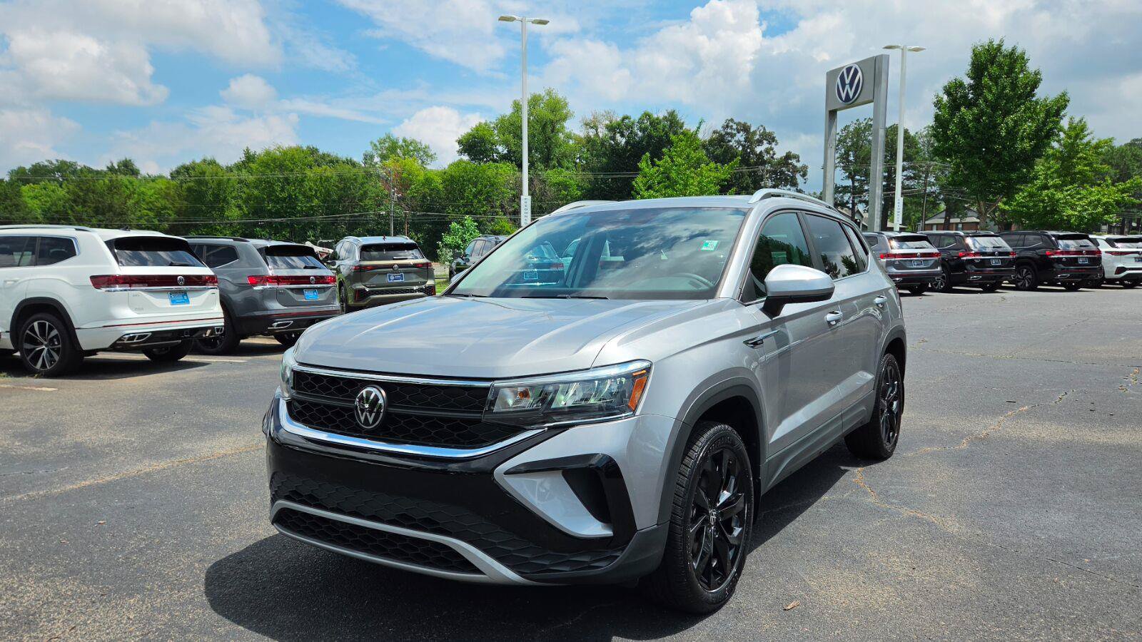 Certified 2023 Volkswagen Taos SE w/ Panoramic Sunroof Package FWD image 10