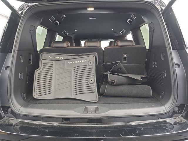Used 2025 Nissan Armada SL image 40