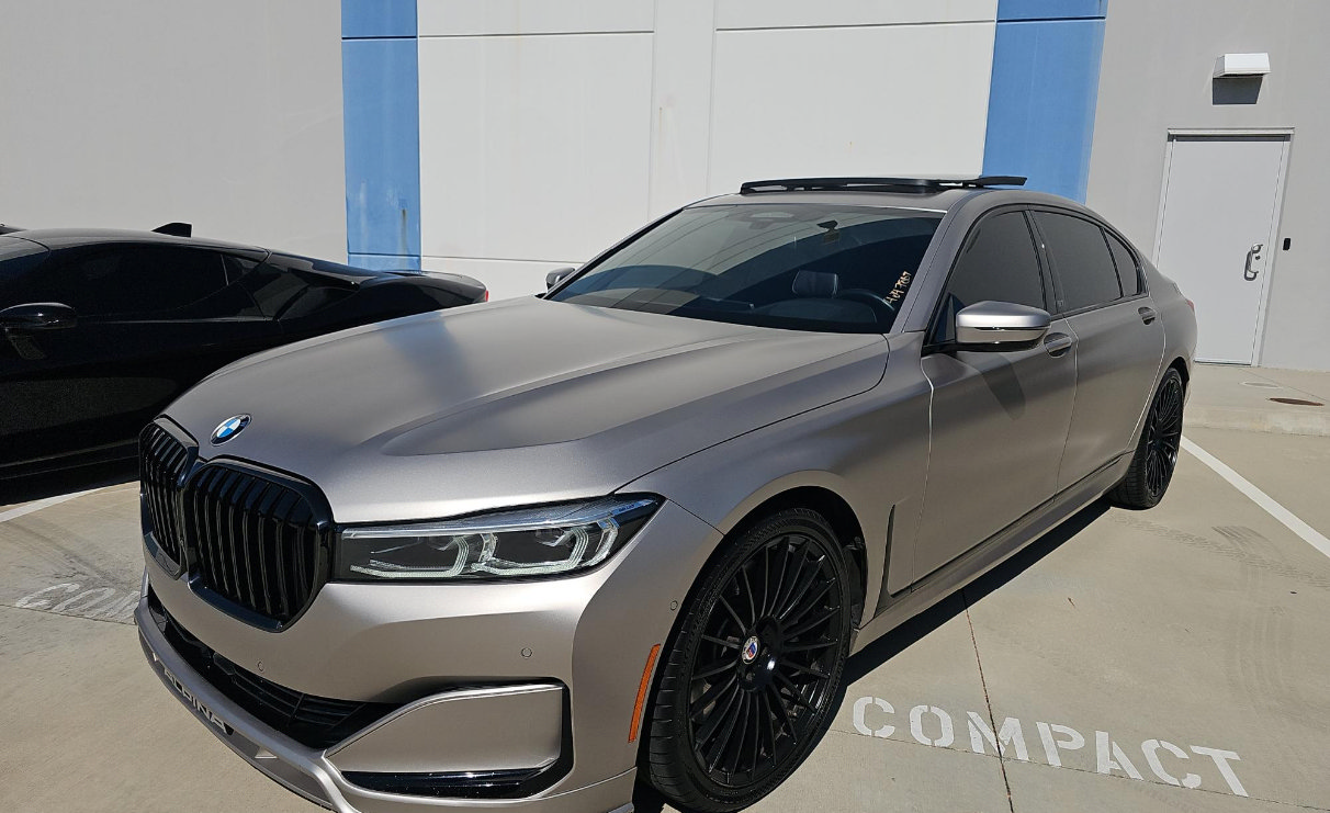 Used 2022 BMW ALPINA B7 xDrive w/ Interior Design Package AWD/4WD image 2