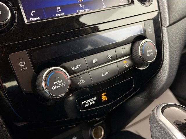 Used 2020 Nissan Rogue S image 15