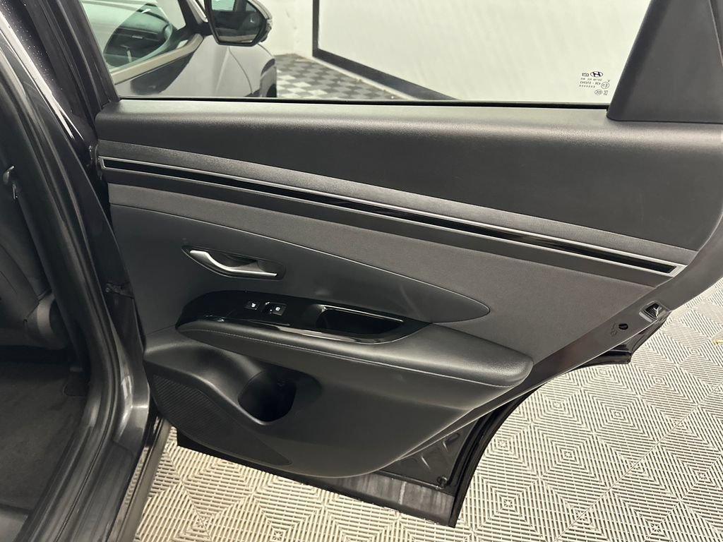 Used 2022 Hyundai Tucson Limited FWD image 18