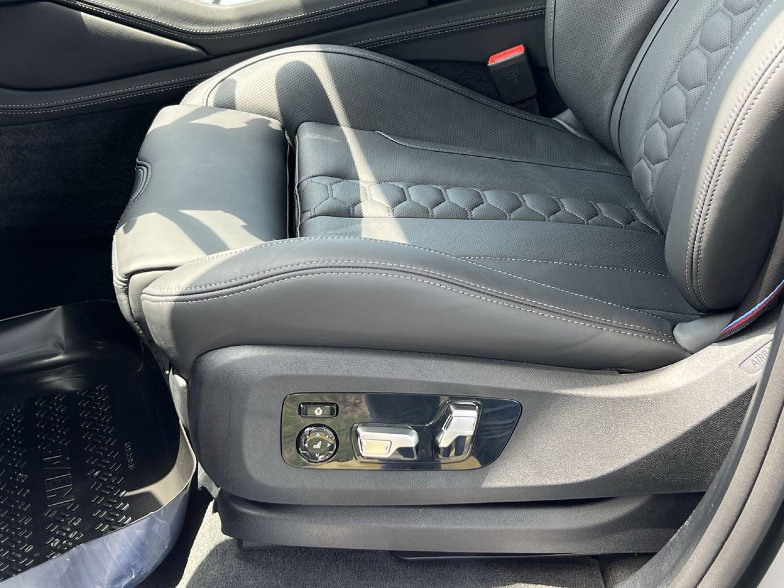 New 2026 BMW X5 M Competition w/ Executive Package image 11