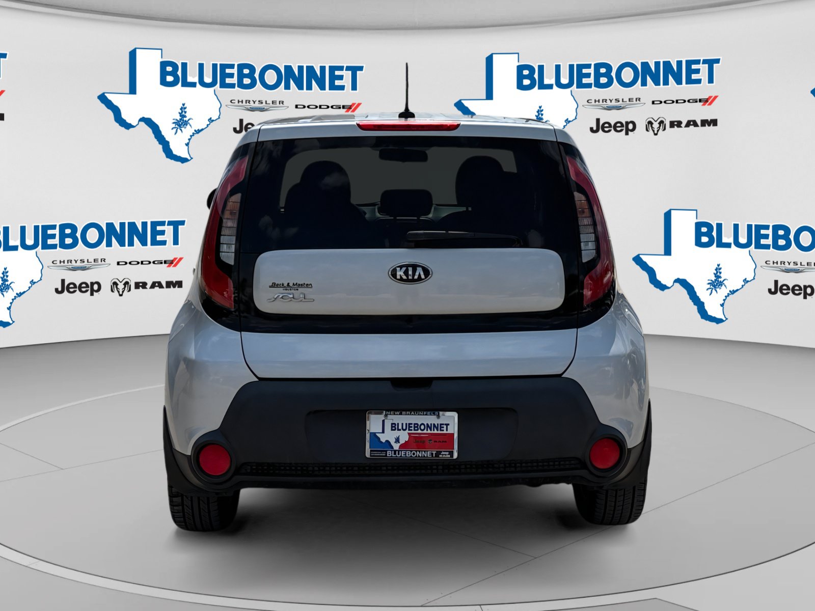 Used 2015 Kia Soul + FWD image 6