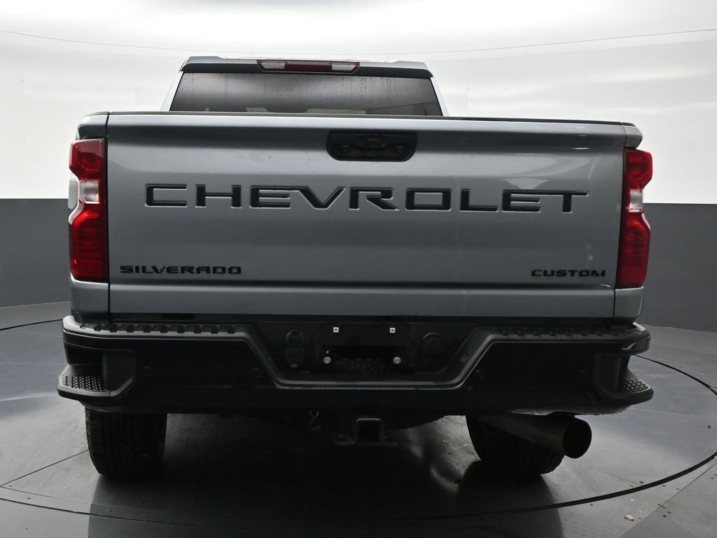 Used 2024 Chevrolet Silverado 2500 Custom w/ Custom Value Package image 4