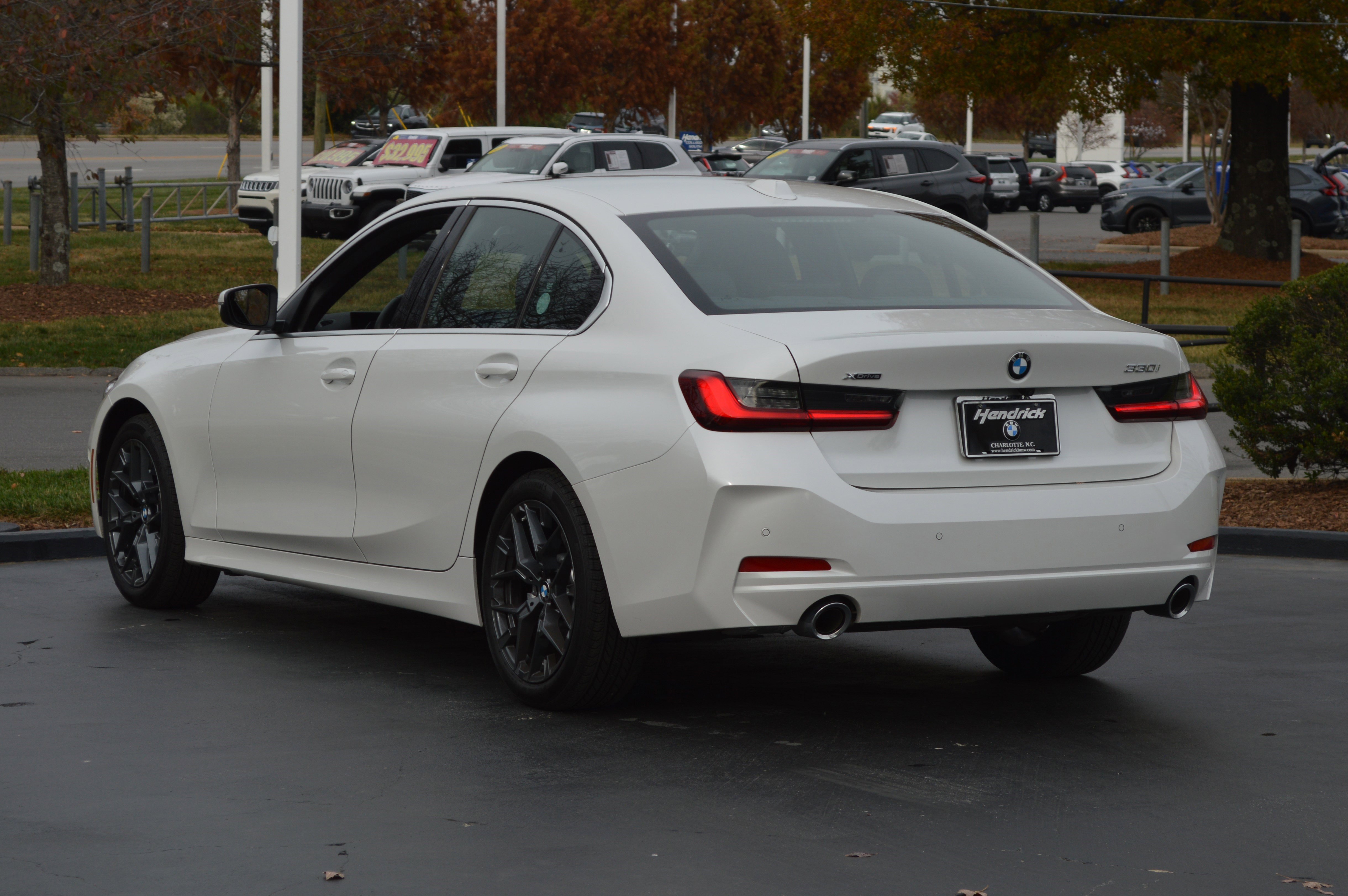 Used 2025 BMW 330i xDrive Sedan w/ Convenience Package AWD/4WD image 8