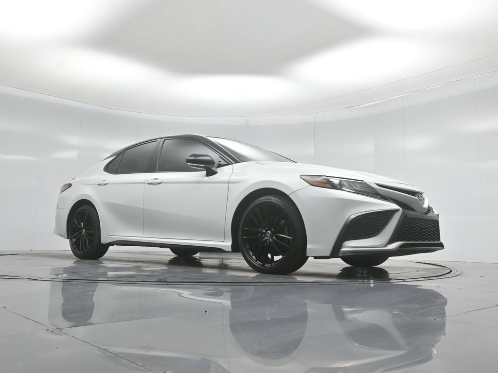 Used 2021 Toyota Camry XSE w/ Navigation Package FWD image 3