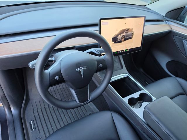 Used 2025 Tesla Model Y Long Range RWD image 20