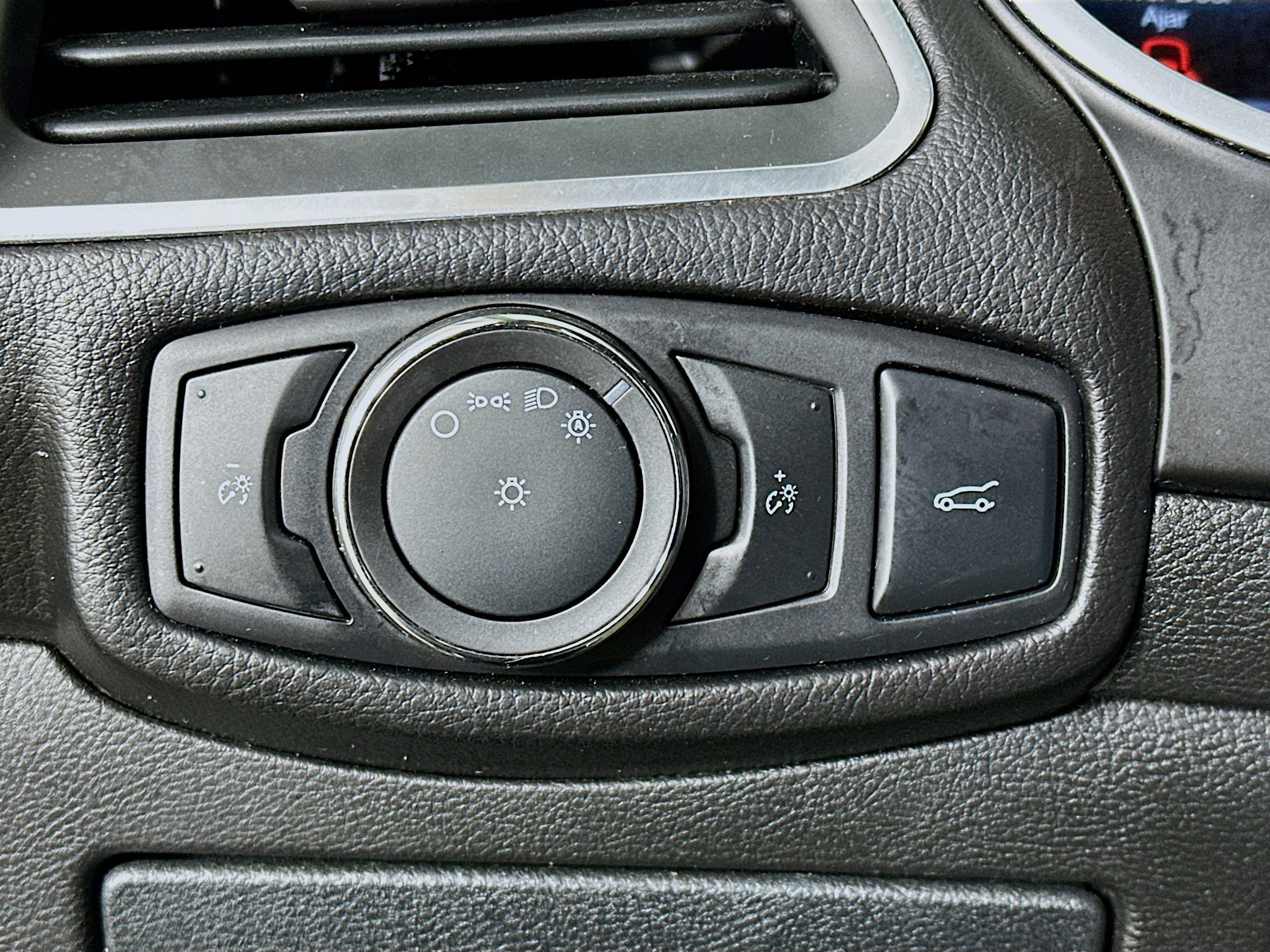 Used 2015 Ford Edge Sport w/ Equipment Group 401A image 17