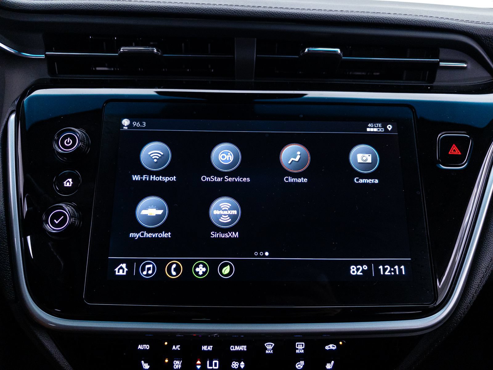 Used 2023 Chevrolet Bolt LT w/ Infotainment Package FWD image 26