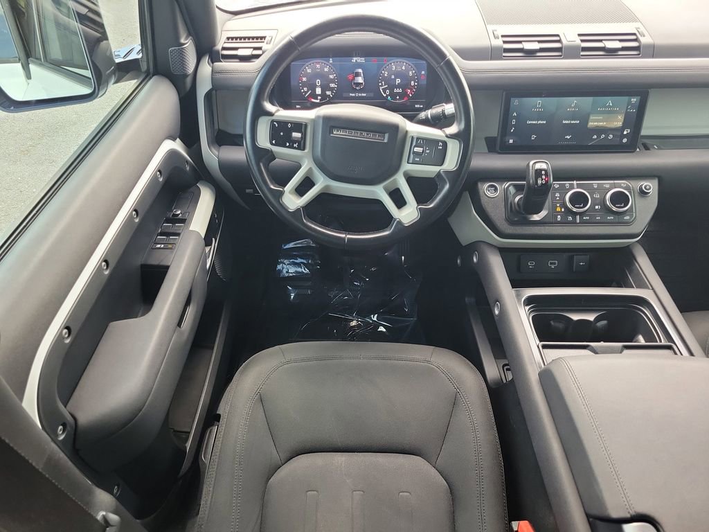 Used 2021 Land Rover Defender 110 image 21
