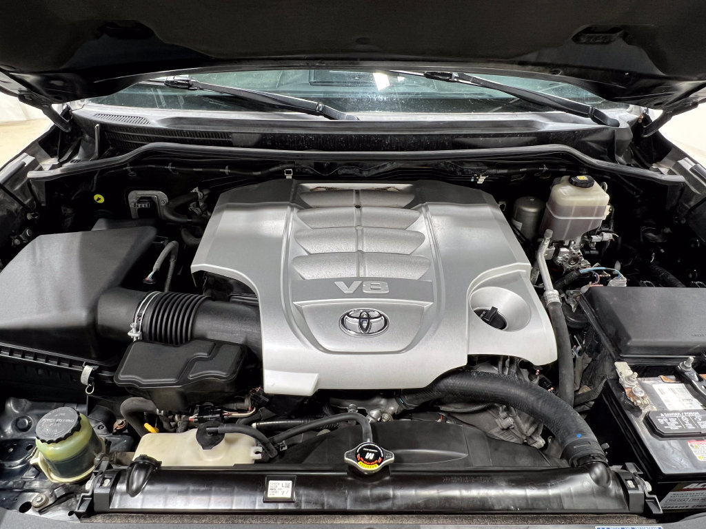 Used 2019 Toyota Land Cruiser AWD/4WD image 30