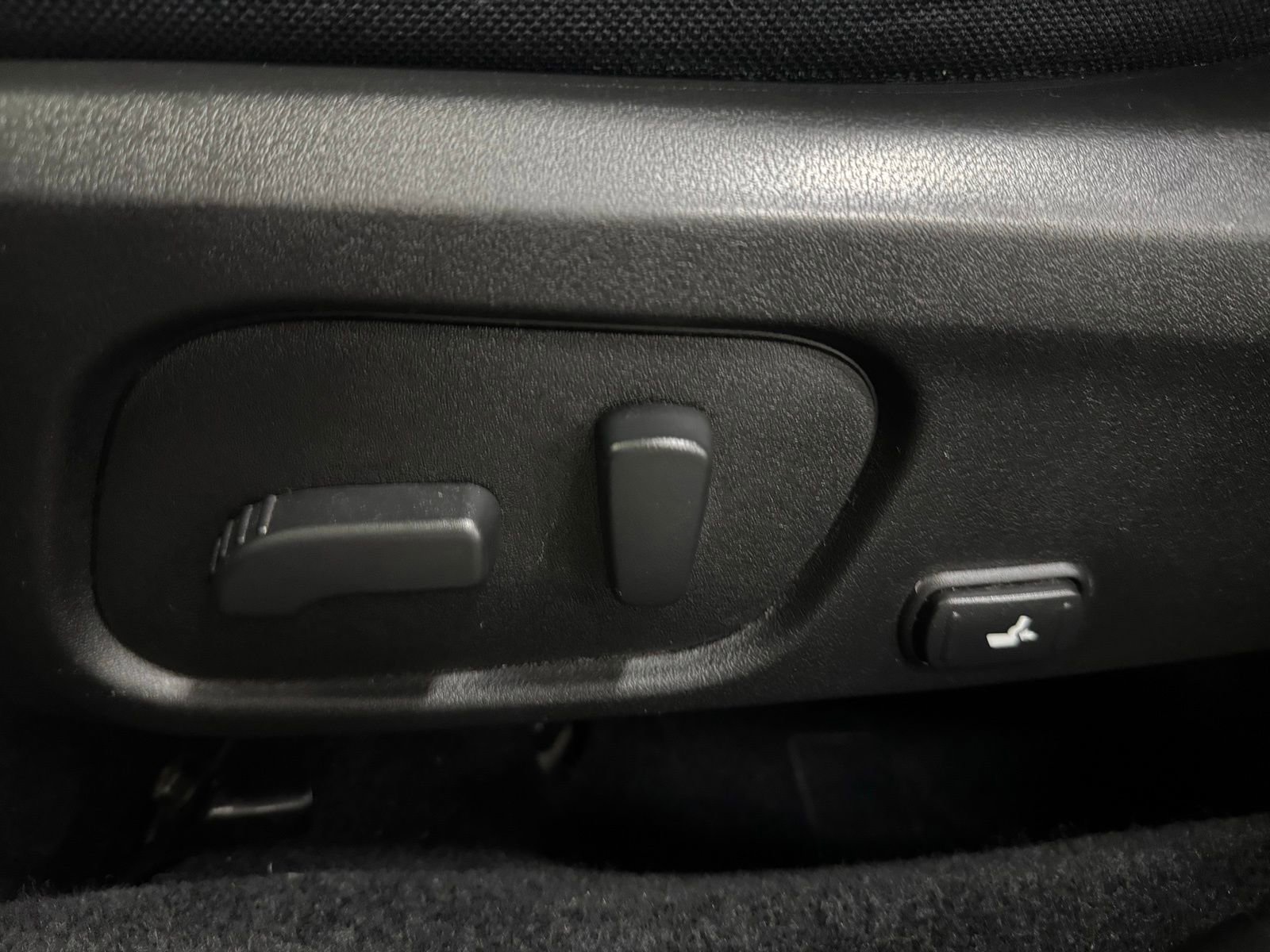 Used 2018 Subaru Forester 2.5i Premium w/ All-Weather Package image 24