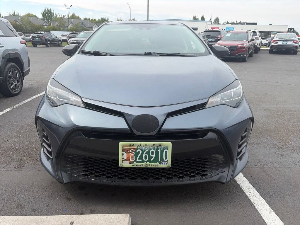 Used 2018 Toyota Corolla SE w/ SE Premium Package FWD image 2