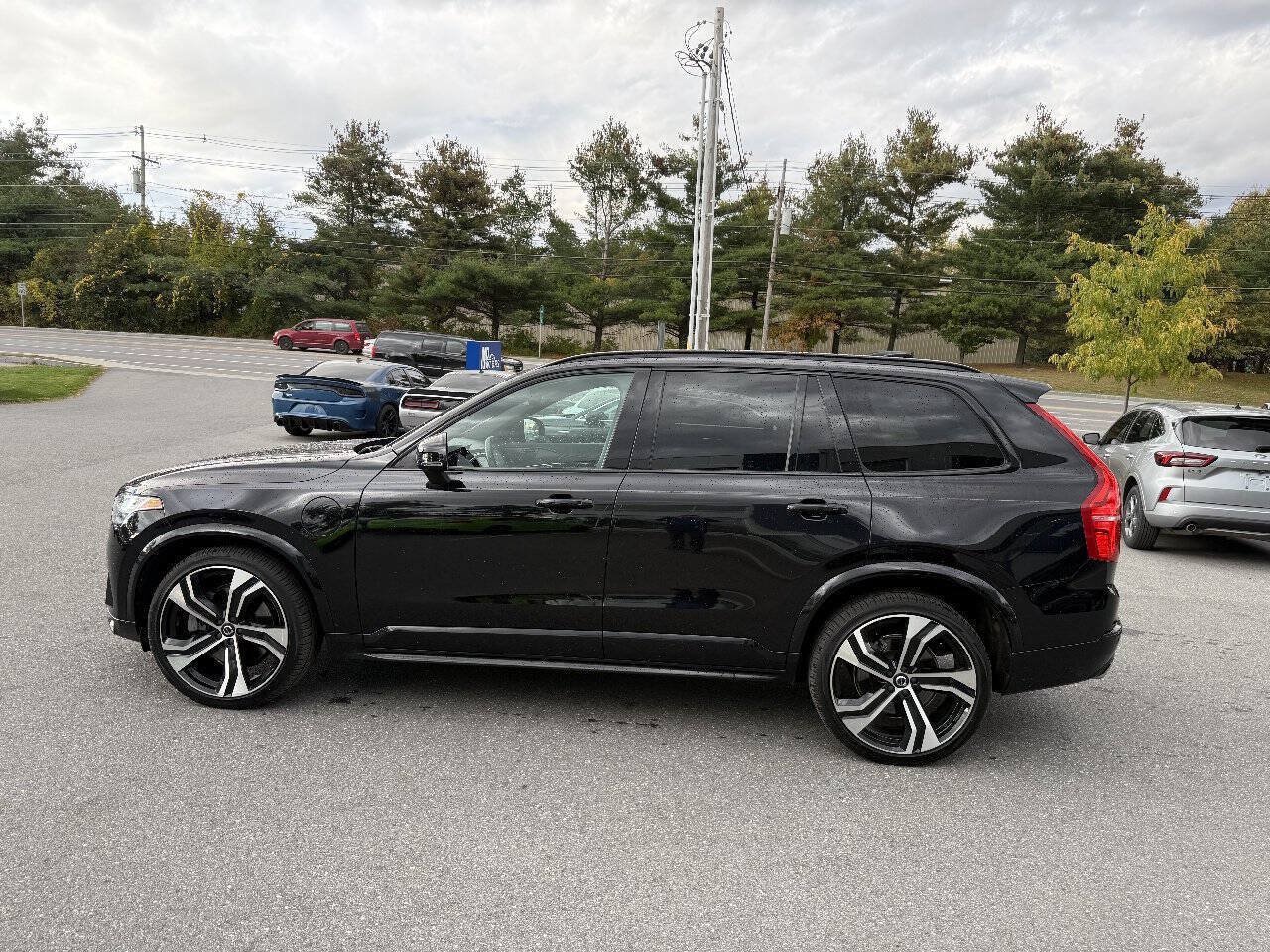 Used 2020 Volvo XC90 T8 R-Design w/ Protection Package Premier AWD/4WD image 12