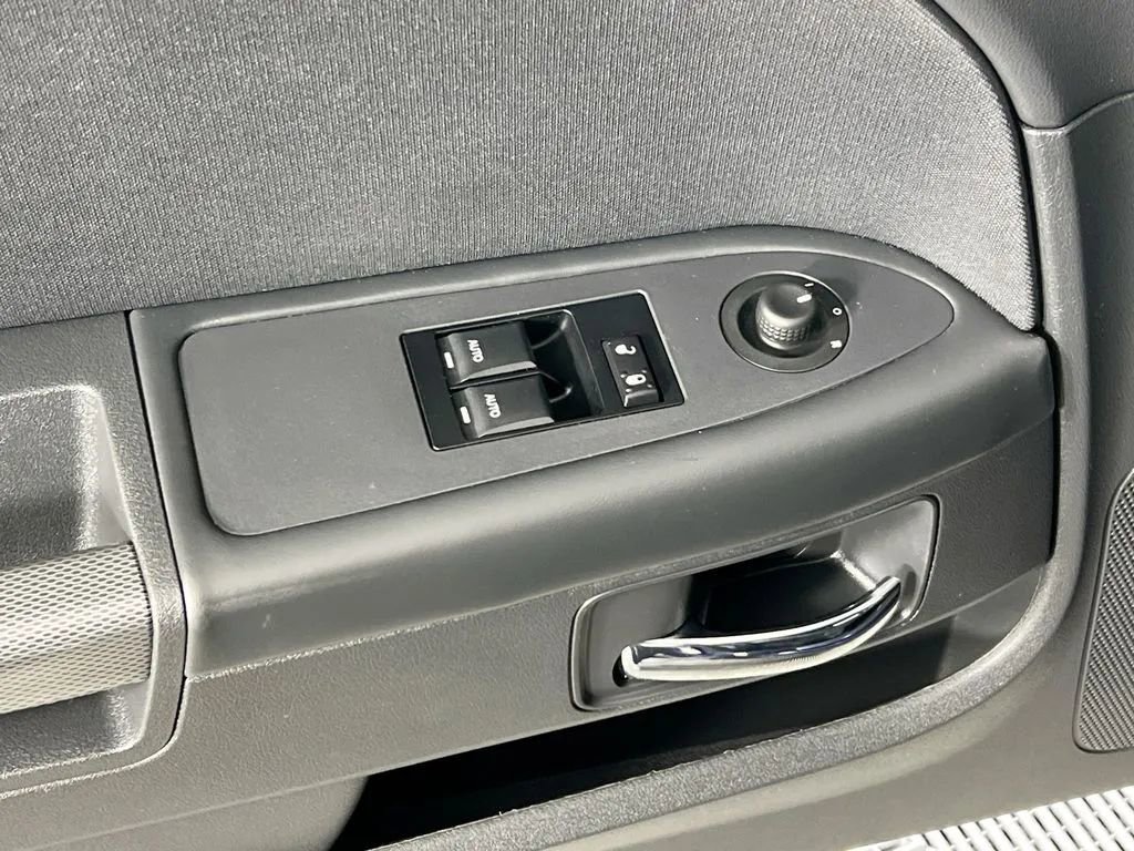 Used 2013 Dodge Challenger R/T image 17