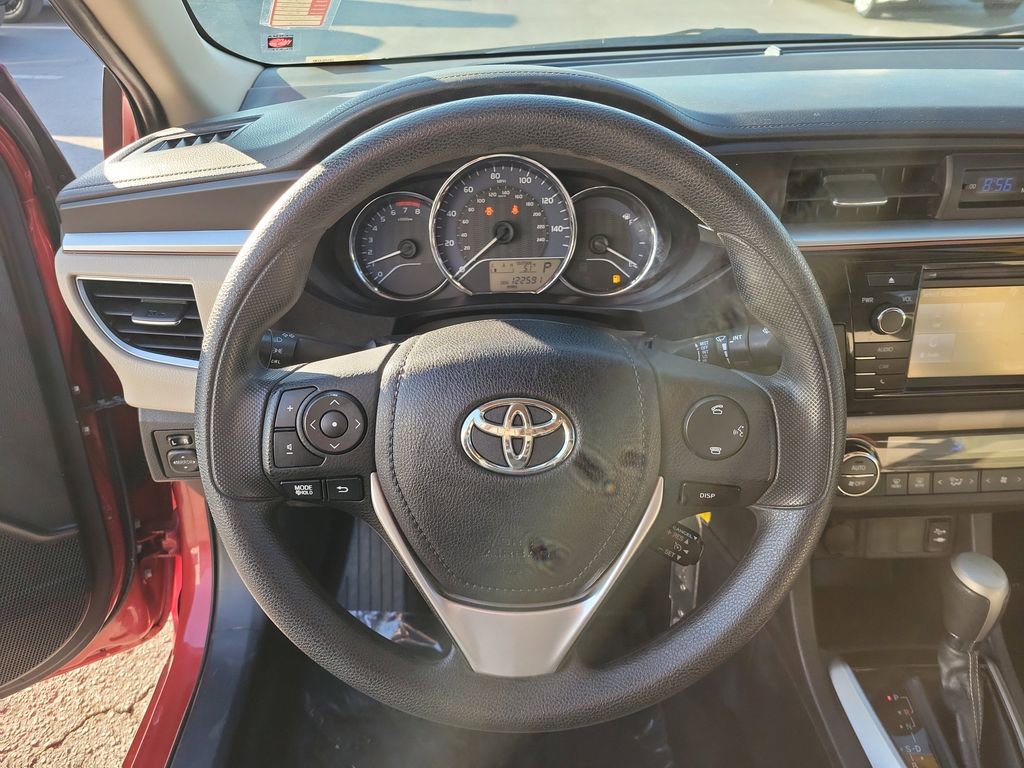 Used 2015 Toyota Corolla LE image 25