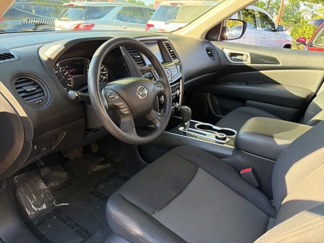 Used 2018 Nissan Pathfinder S AWD/4WD image 12